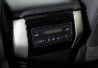 Подержанный автомобиль Toyota Land Cruiser Prado 2019 года (33 фото)