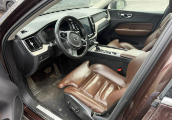 Подержанный автомобиль Volvo XC60 2020 года (5 фото)