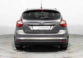 Подержанный автомобиль Ford Focus Hatchback 2013 года (6 фото)