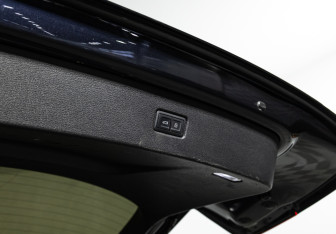 Подержанный автомобиль Audi Q7 2016 года (28 фото)