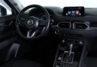 Подержанный автомобиль Mazda CX-5 2019 года (11 фото)