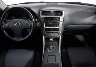 Подержанный автомобиль Lexus IS Sedan 2008 года (14 фото)