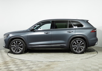 Подержанный автомобиль Geely Monjaro 2024 года (8 фото)