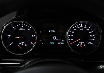 Подержанный автомобиль Kia Carnival 2021 года (12 фото)