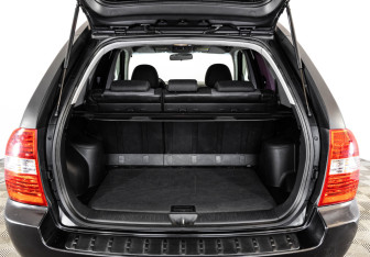 Подержанный автомобиль Kia Sportage 2008 года (21 фото)