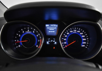 Подержанный автомобиль Hyundai Elantra Sedan 2011 года (20 фото)