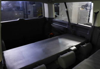 Подержанный автомобиль Volkswagen Caravelle 2013 года (28 фото)