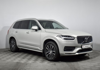 Подержанный автомобиль Volvo XC90 2021 года (3 фото)