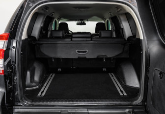 Подержанный автомобиль Toyota Land Cruiser Prado 2017 года (20 фото)