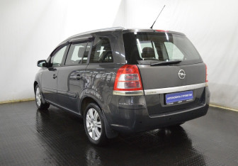 Подержанный автомобиль Opel Zafira Compactvan 2012 года (7 фото)