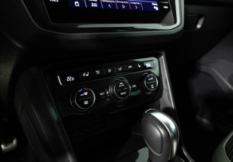 Подержанный автомобиль Volkswagen Tiguan 2020 года (20 фото)