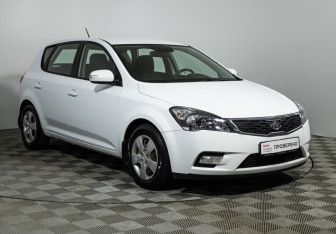 Подержанный автомобиль Kia Ceed Hatchback 2011 года (3 фото)