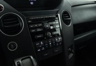 Подержанный автомобиль Honda Pilot 2013 года (20 фото)