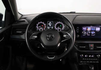 Подержанный автомобиль Skoda Rapid Liftback 2020 года (10 фото)