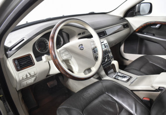 Подержанный автомобиль Volvo XC70 2008 года (9 фото)