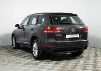 Подержанный автомобиль Volkswagen Touareg 2012 года (7 фото)