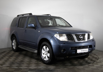 Подержанный автомобиль Nissan Pathfinder 2006 года (3 фото)