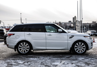 Подержанный автомобиль Land Rover Range Rover Sport 2016 года (5 фото)