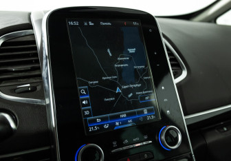 Подержанный автомобиль Renault Espace 2016 года (17 фото)