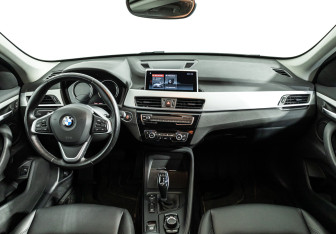 Подержанный автомобиль BMW X1 2020 года (13 фото)