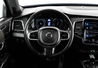 Подержанный автомобиль Volvo XC90 2016 года (14 фото)