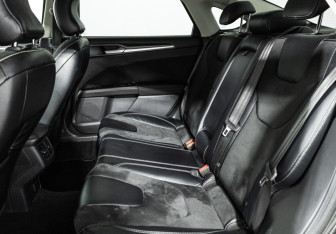 Подержанный автомобиль Ford Mondeo Sedan 2016 года (10 фото)