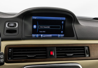 Подержанный автомобиль Volvo XC70 2014 года (16 фото)