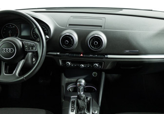 Подержанный автомобиль Audi A3 Sedan 2020 года (14 фото)