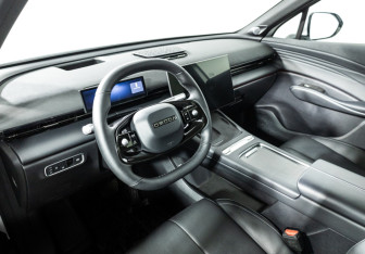 Подержанный автомобиль Omoda C7 2025 года (11 фото)