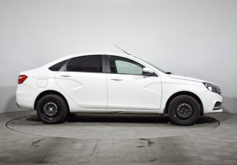 Подержанный автомобиль LADA (ВАЗ) Vesta Sedan 2019 года (3 фото)