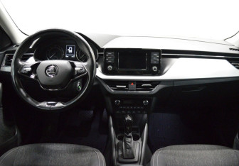 Подержанный автомобиль Skoda Rapid Liftback 2020 года (13 фото)