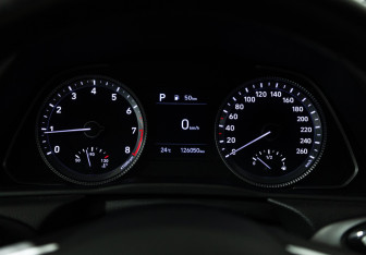 Подержанный автомобиль Hyundai Sonata 2020 года (12 фото)