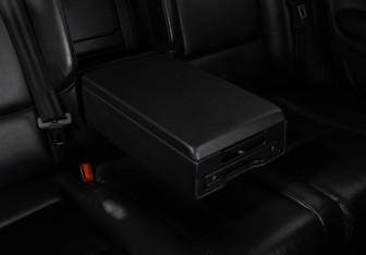 Подержанный автомобиль Audi S4 Sedan 2005 года (25 фото)
