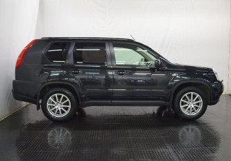 Подержанный автомобиль Nissan X-Trail 2010 года (4 фото)