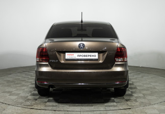 Подержанный автомобиль Volkswagen Polo Sedan 2016 года (6 фото)