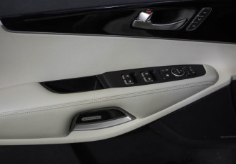 Подержанный автомобиль Kia Sorento 2018 года (21 фото)