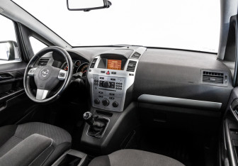 Подержанный автомобиль Opel Zafira Compactvan 2013 года (9 фото)