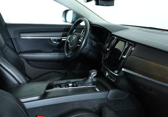 Подержанный автомобиль Volvo V90 Cross Country 2019 года (12 фото)