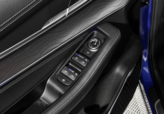 Подержанный автомобиль Exeed LX 2023 года (10 фото)