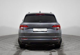 Подержанный автомобиль Skoda Karoq 2021 года (6 фото)