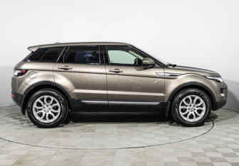 Подержанный автомобиль Land Rover Range Rover Evoque 2015 года (4 фото)