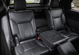 Подержанный автомобиль Land Rover Discovery 2019 года (32 фото)