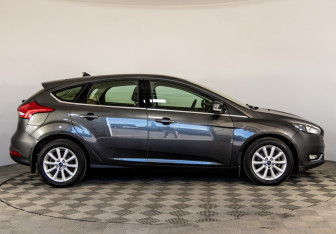 Подержанный автомобиль Ford Focus Hatchback 2019 года (4 фото)