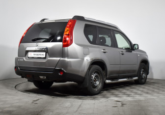 Подержанный автомобиль Nissan X-Trail 2007 года (5 фото)
