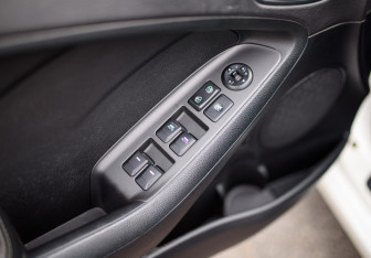 Подержанный автомобиль Kia Cerato Sedan 2016 года (12 фото)