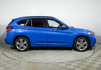 Подержанный автомобиль BMW X1 2019 года (4 фото)