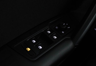 Подержанный автомобиль Volkswagen Tiguan 2021 года (19 фото)