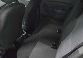 Подержанный автомобиль Renault Sandero 2019 года (11 фото)