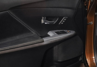 Подержанный автомобиль Toyota Venza 2014 года (17 фото)