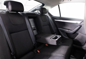 Подержанный автомобиль Skoda Octavia Liftback 2014 года (14 фото)